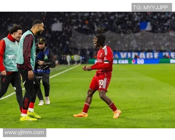 利物浦迎战贝尔格莱全力争胜展现球队实力与韧性 利物浦迎战贝尔格莱全力争胜展现球队实力与韧性