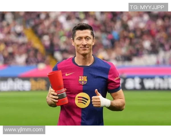 莱万状态火热欧冠赛场10场12球领跑射手榜金靴在望