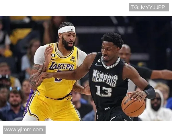 鲁能与柔佛激战正酣比分揭晓引发球迷热议 鲁能与柔佛激战正酣比分揭晓引发球迷热议