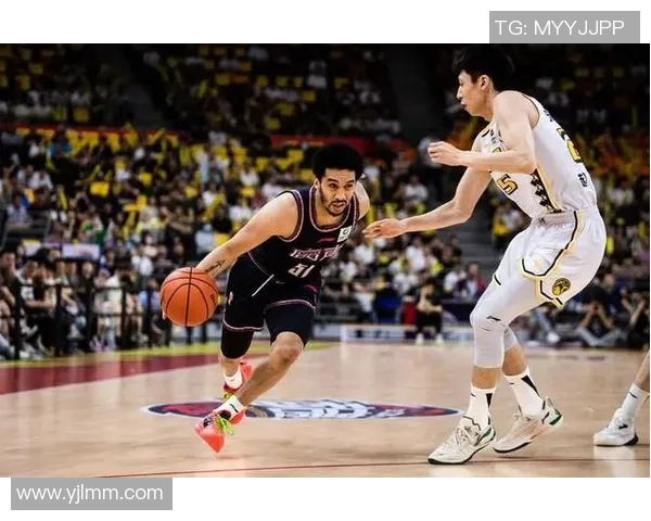 2009年CBA季后赛广东队对阵福建队精彩回顾与赛场瞬间分析